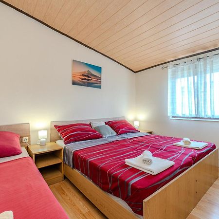 Apartmani Prpic Vir Eksteriør billede