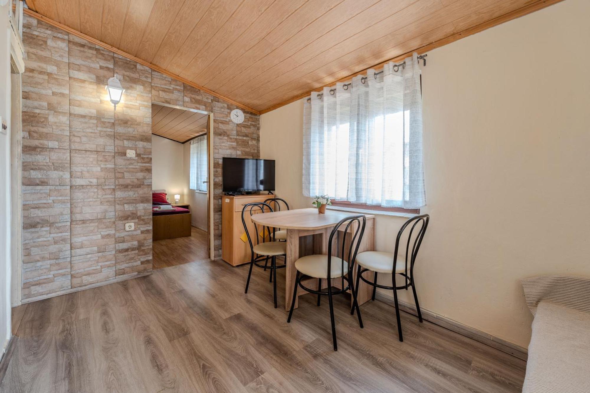 Apartmani Prpic Vir Eksteriør billede